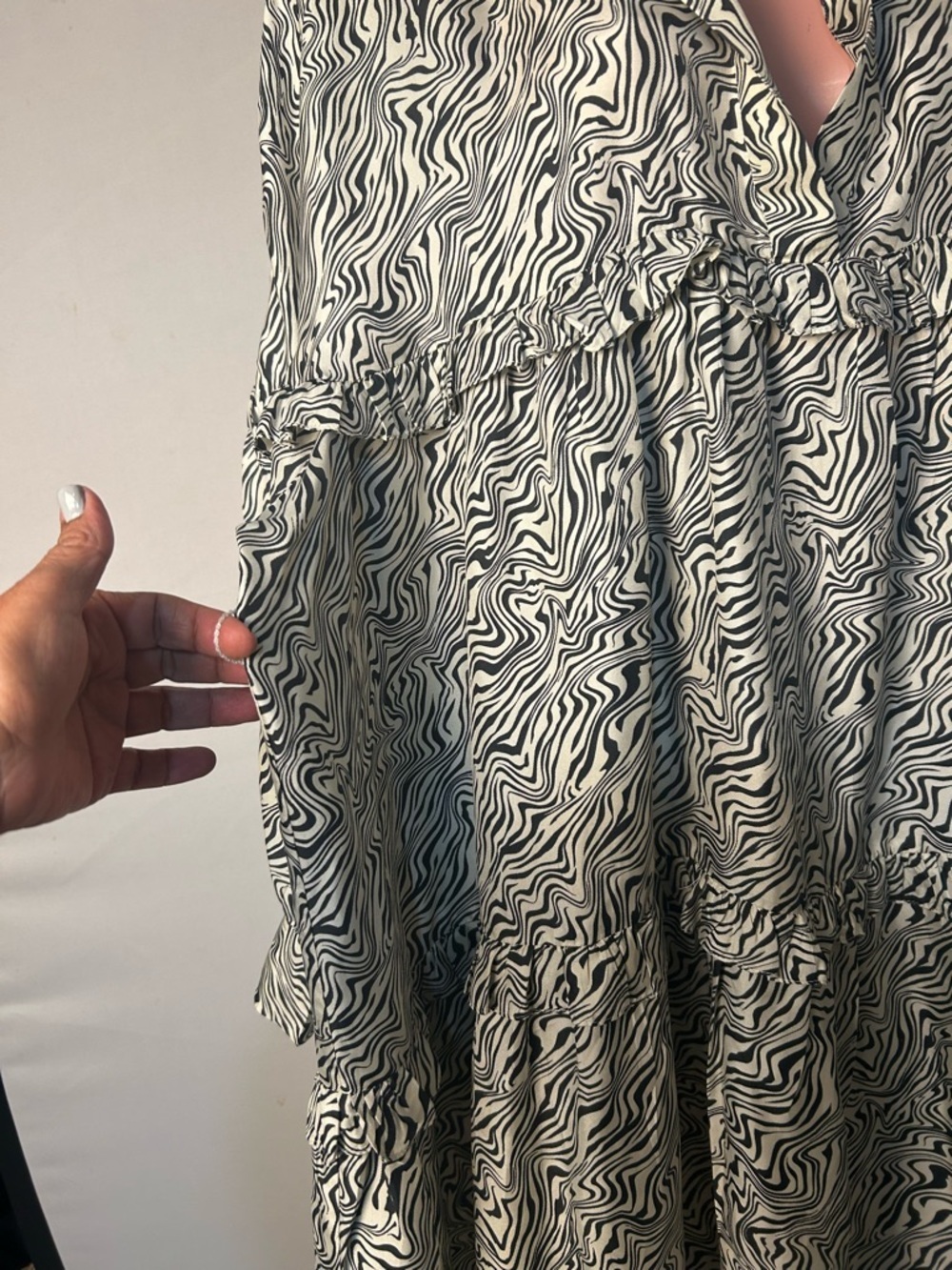Sandro Paris Women’s 100%Silk Zebra Print Shift Dress Layered Size 42 - Picture 13 of 15